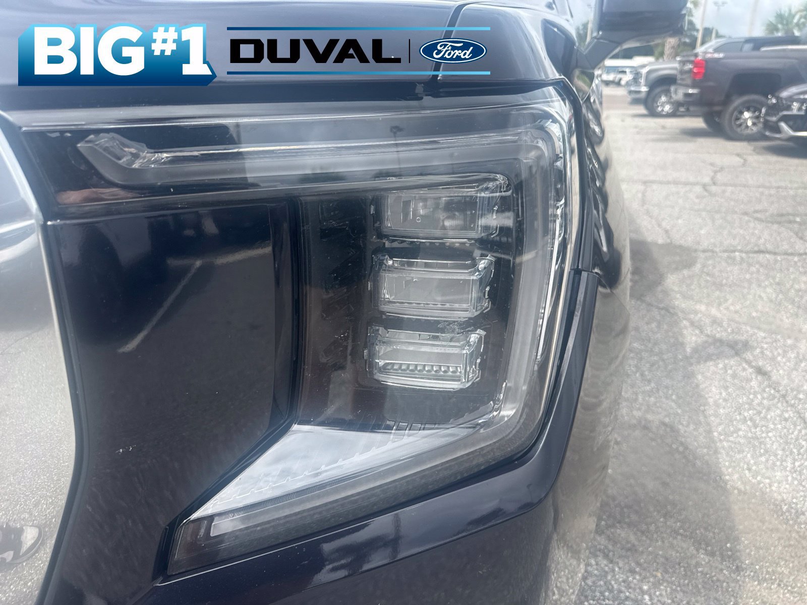 Used 2022 GMC Yukon XL Denali w/ Denali Premium Package AWD/4WD image 8