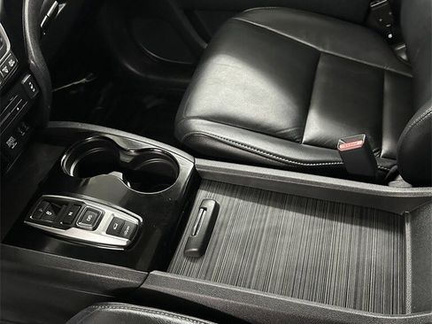 Used 2016 Honda Pilot Touring image 19