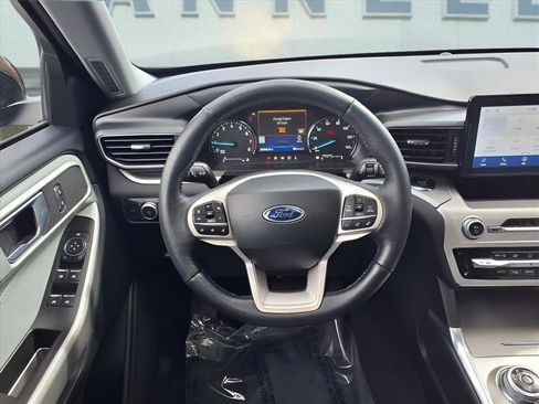 Used 2022 Ford Explorer XLT w/ Equipment Group 202A image 14