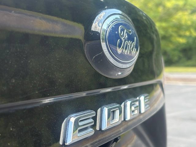 Used 2021 Ford Edge Titanium w/ Cargo Accessory Package FWD image 16