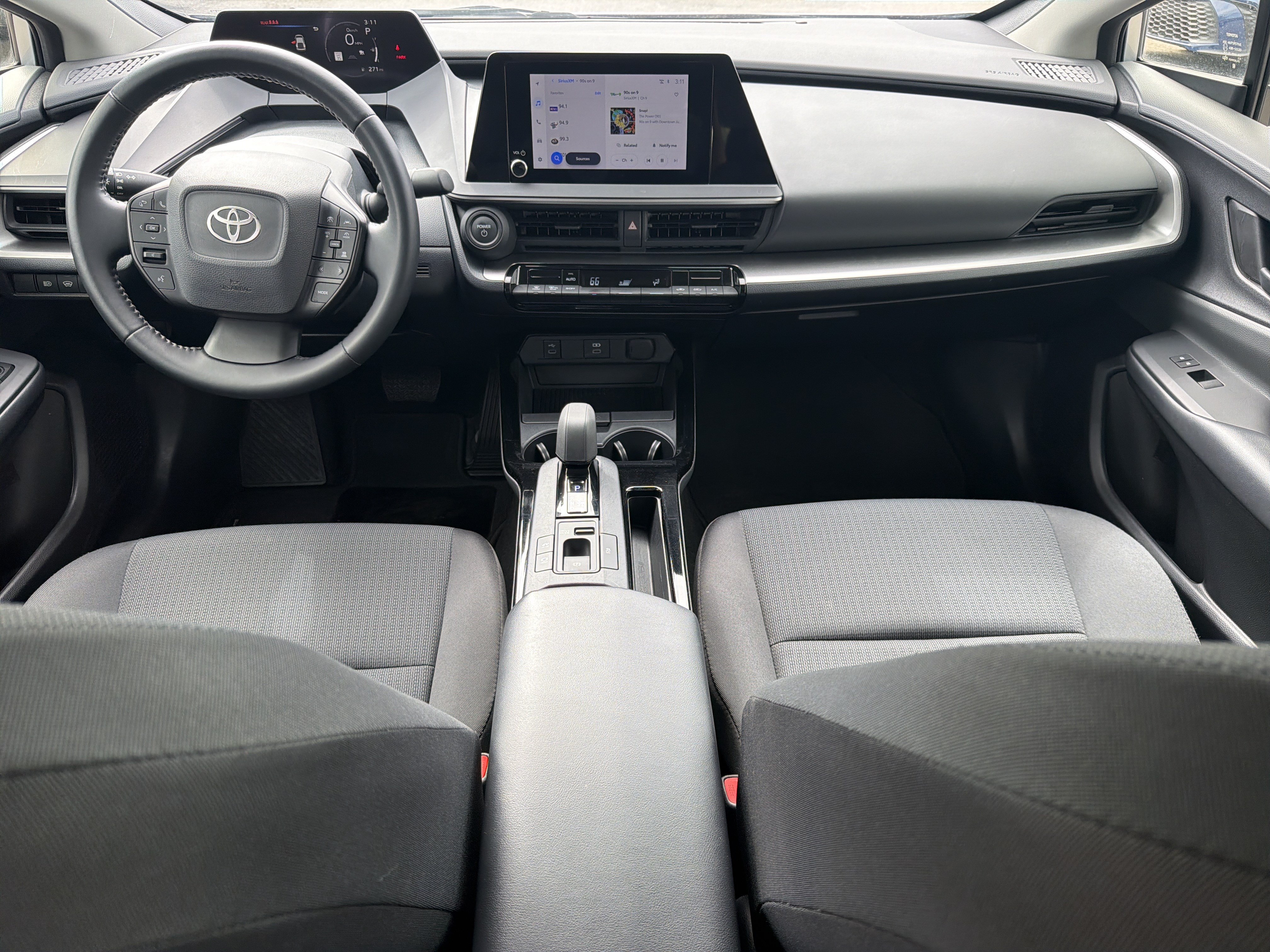 Certified 2025 Toyota Prius LE FWD image 4