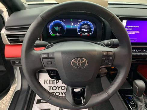 Used 2025 Toyota Camry XSE FWD image 25