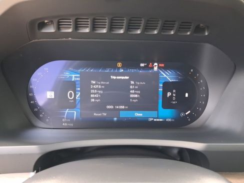 Used 2025 Volvo XC90 B5 Plus AWD/4WD image 18