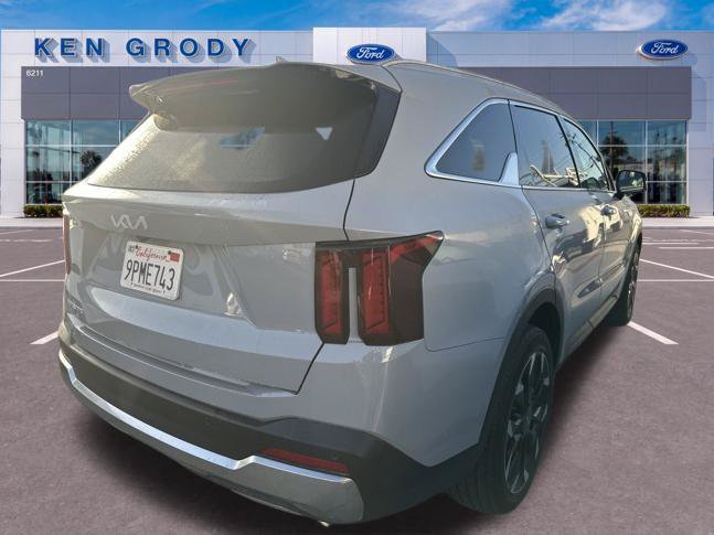 Used 2025 Kia Sorento EX w/ Panoramic Sunroof Package FWD image 7