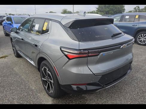 Used 2025 Chevrolet Equinox EV LT w/ Convenience Package image 4