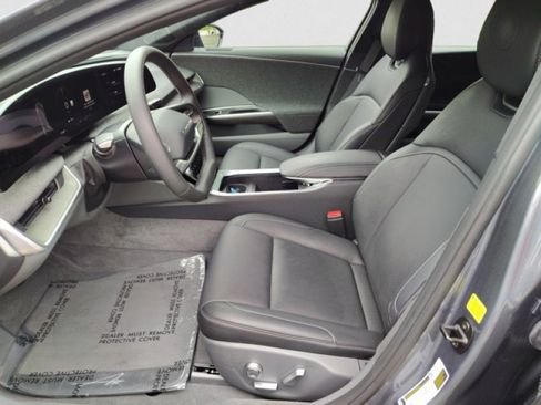 Used 2024 Lucid Air Pure RWD image 10