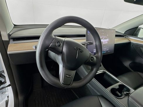 Used 2023 Tesla Model Y Long Range image 8