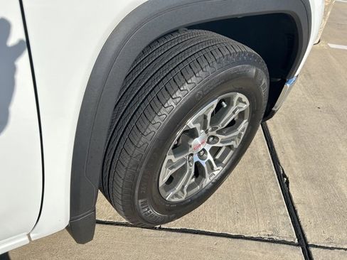 Used 2025 GMC Sierra 1500 SLT image 15