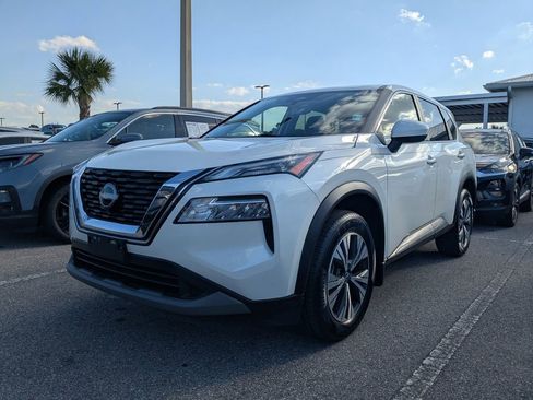 Used 2023 Nissan Rogue SV image 6