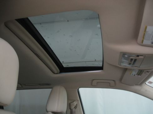 Used 2015 Toyota Highlander XLE image 3