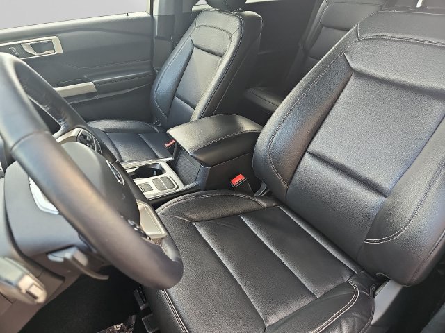 Used 2020 Ford Explorer XLT w/ Equipment Group 202A RWD image 19