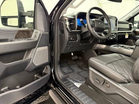 New 2026 Ford F250 Lariat w/ Black Appearance Package image 30