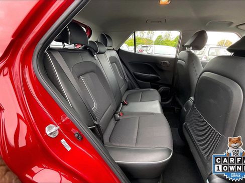 Used 2022 Hyundai Venue Limited w/ Cargo Package FWD image 19