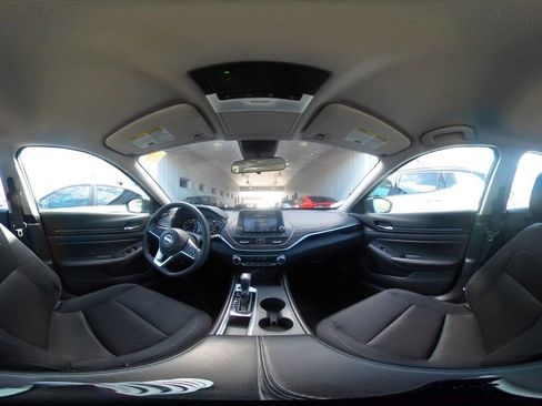 Used 2025 Nissan Altima 2.5 SV image 42