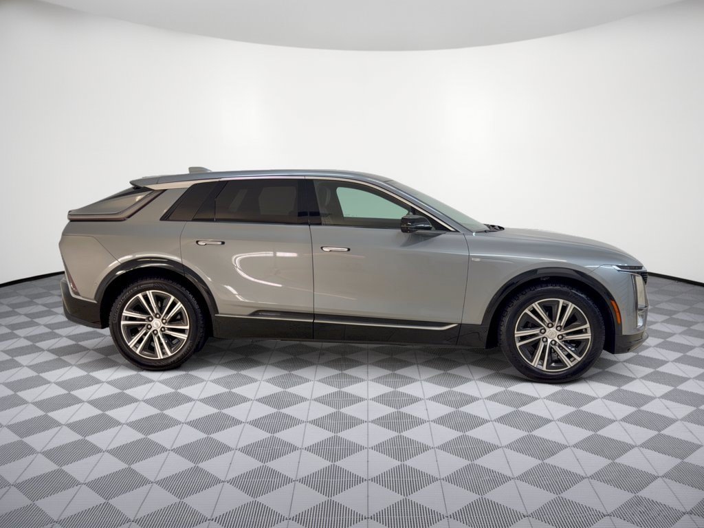 Used 2024 Cadillac Lyriq Luxury RWD image 8