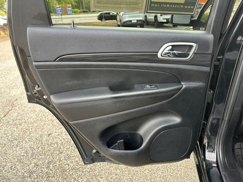 Used 2022 Jeep Grand Cherokee Laredo X RWD image 21