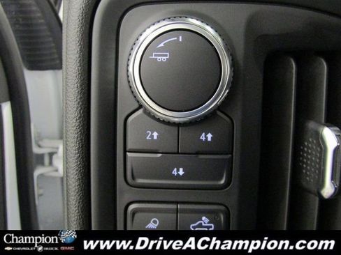 Used 2024 GMC Sierra 2500 Pro w/ Convenience Package image 21