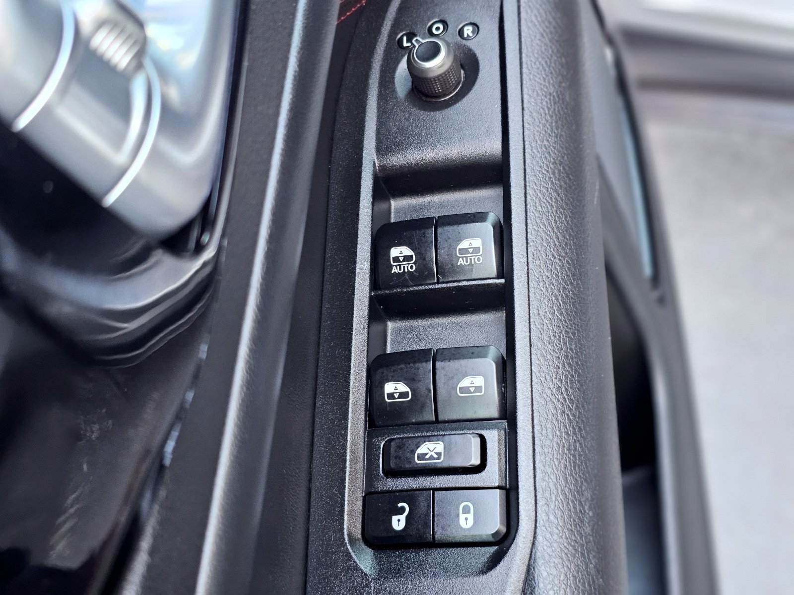 Used 2024 Jeep Compass Trailhawk AWD/4WD image 30