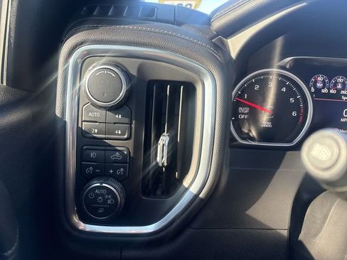 Used 2019 Chevrolet Silverado 1500 High Country image 18