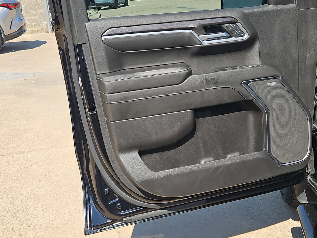 Used 2022 Chevrolet Silverado 1500 LTZ w/ LTZ Convenience Package II AWD/4WD image 14