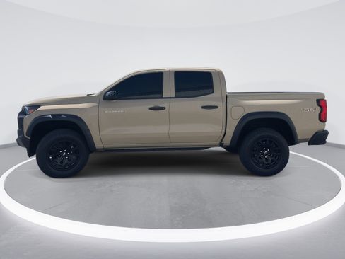 Used 2024 Chevrolet Colorado Trail Boss w/ Technology Package AWD/4WD image 4