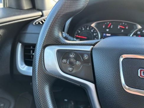 Used 2024 GMC Terrain SLE image 15