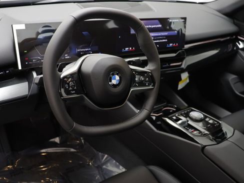 New 2026 BMW 530i xDrive w/ Convenience Package AWD/4WD image 7