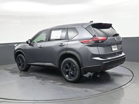 Certified 2026 Nissan Rogue SV FWD image 7