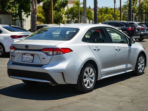 Used 2022 Toyota Corolla LE w/ Carpet Mat Package (TMS) FWD image 6