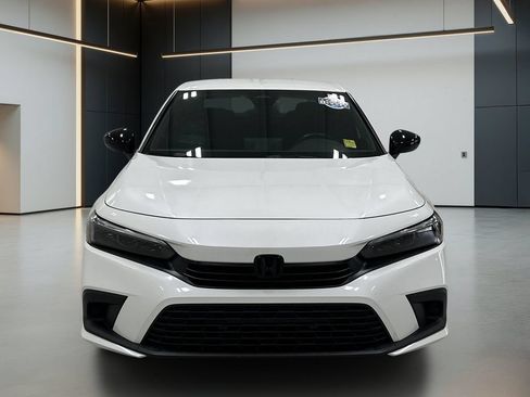 Used 2023 Honda Civic Sport image 9