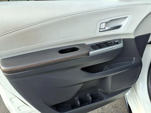 Used 2023 Toyota Sienna XSE w/ XSE Plus Package image 23