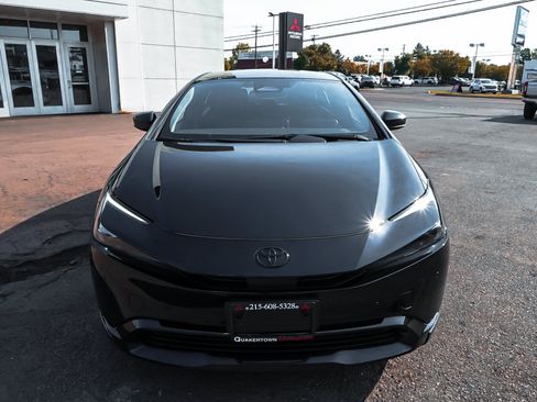 Used 2025 Toyota Prius AWD image 2