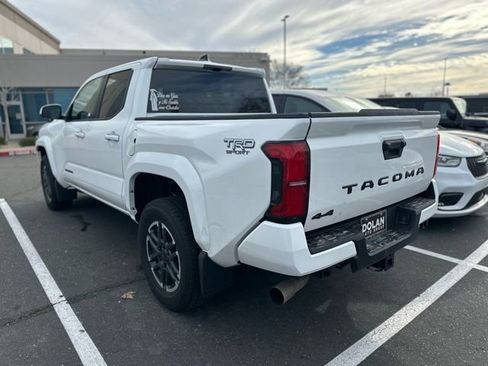 Used 2026 Toyota Tacoma TRD Sport image 4