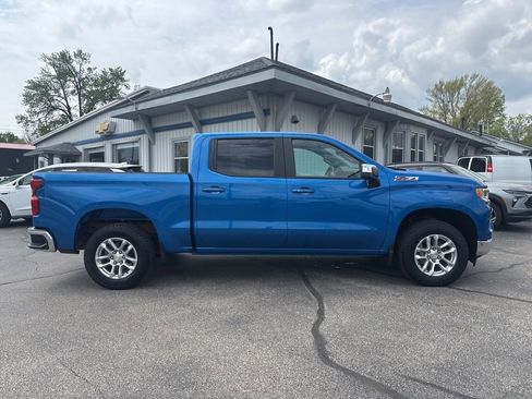 Used 2023 Chevrolet Silverado 1500 LT w/ Z71 Off-Road Package AWD/4WD image 7