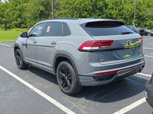 Used 2023 Volkswagen Atlas Cross Sport SEL R-Line AWD/4WD image 6