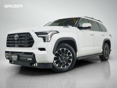 Used 2025 Toyota Sequoia SR5 w/ SR5 Premium Package AWD/4WD image 1