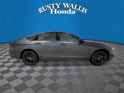 New 2025 Honda Accord SE image 2