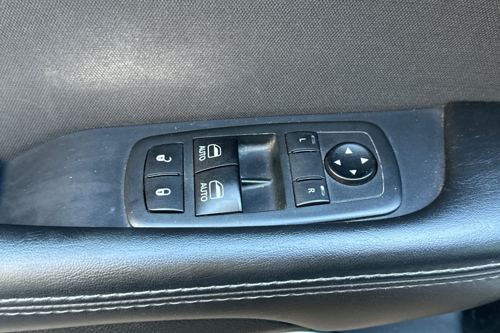 Used 2019 Dodge Challenger R/T RWD image 10