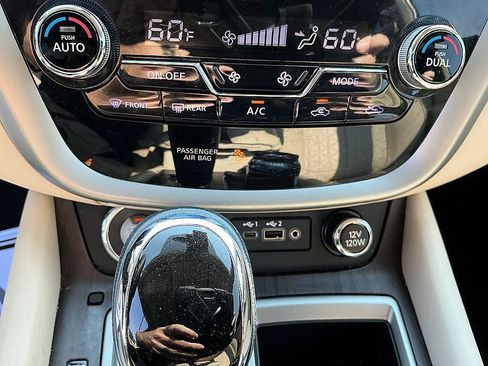 Certified 2019 Nissan Murano Platinum w/ Cargo Package FWD image 20