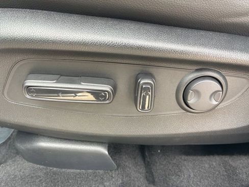 Used 2025 Honda CR-V EX-L image 16