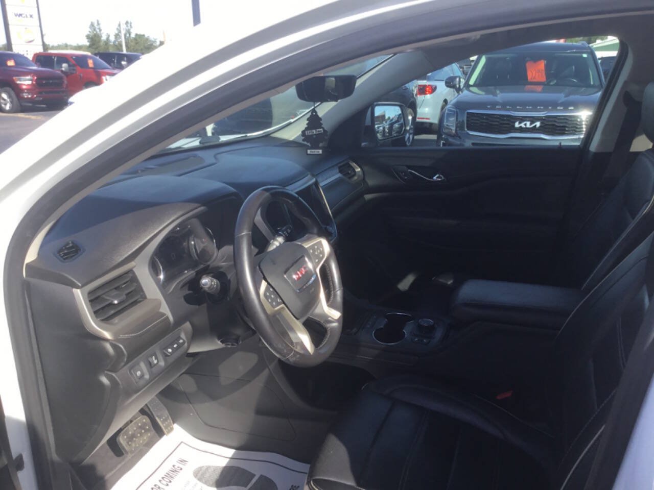 Used 2021 GMC Acadia Denali w/ Denali Ultimate Package AWD/4WD image 9