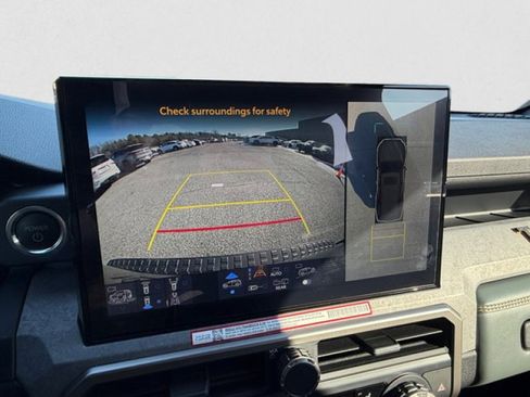 Used 2025 Toyota 4Runner Trailhunter image 16