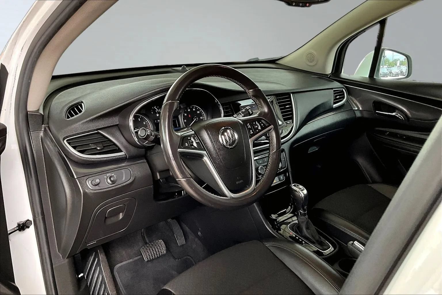 Used 2022 Buick Encore Preferred w/ Safety Package FWD image 14