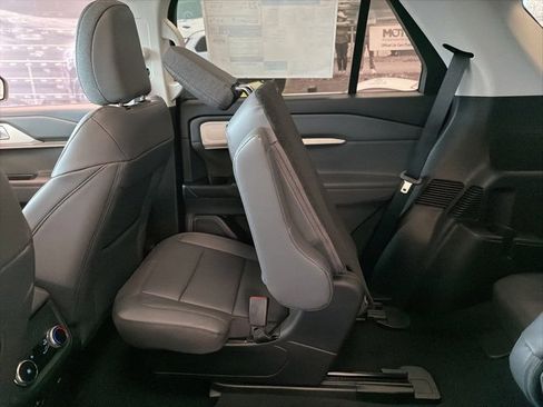 New 2026 Ford Explorer Active image 9