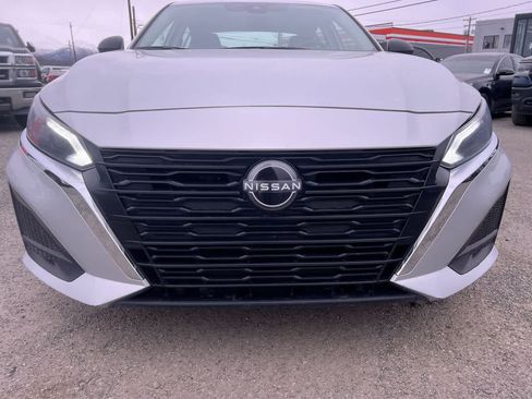 Used 2024 Nissan Altima 2.5 SV FWD image 29