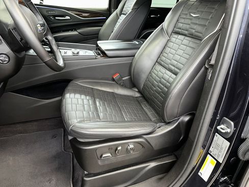 Certified 2023 Cadillac Escalade Sport Platinum w/ LPO, ONYX Package image 7