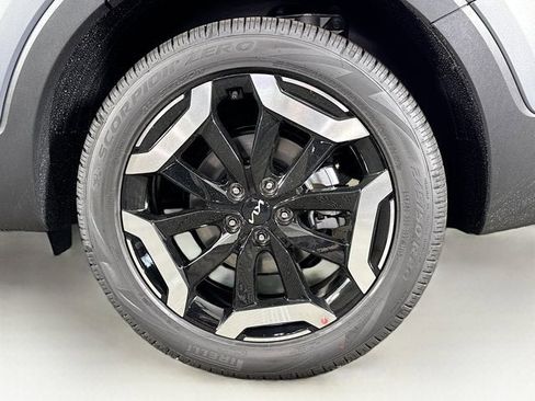 New 2025 Kia Telluride S image 11