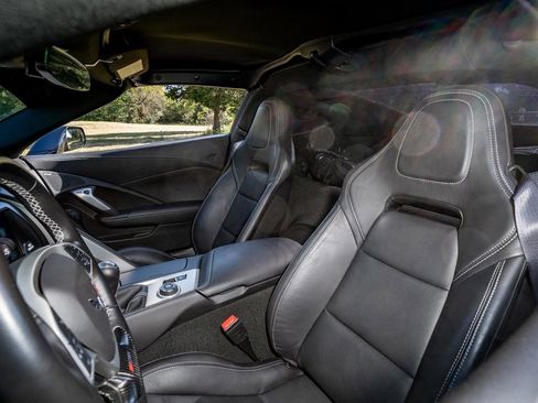 Used 2017 Chevrolet Corvette Z06 RWD image 6