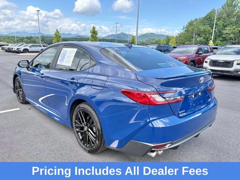 Used 2025 Toyota Camry SE FWD image 7