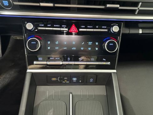 Used 2024 Hyundai Santa Fe Limited image 23